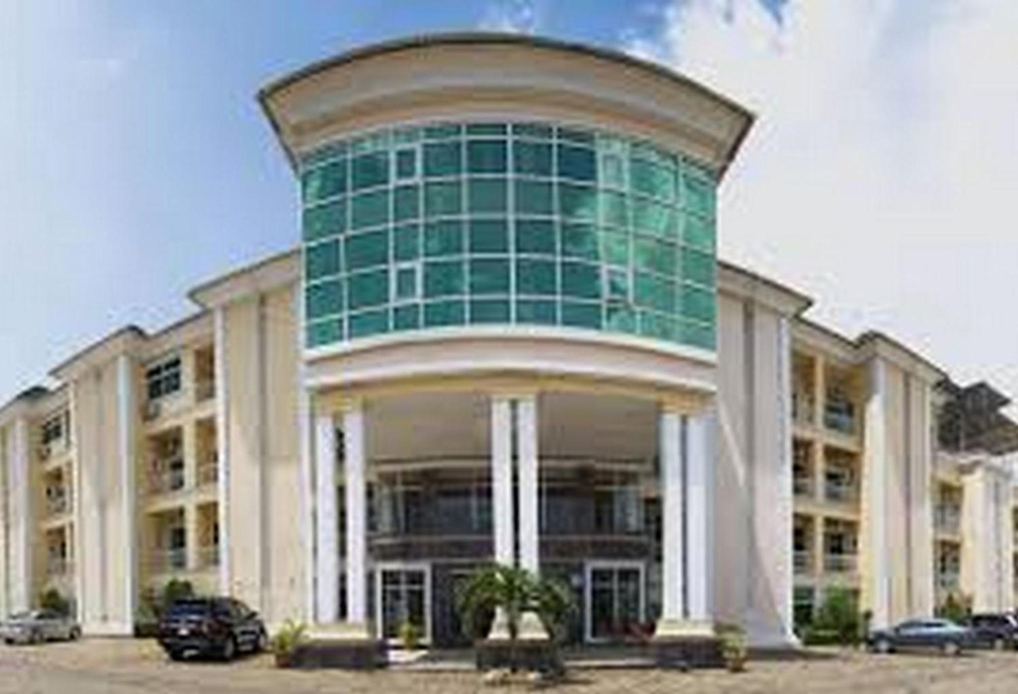 Room In Lodge - Hampton Towers Spa Asaba Exteriér fotografie